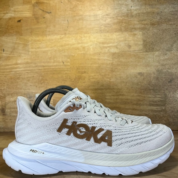 Hoka One One Shoes - Hoka One One Mach 5 LIGHTWEIGHT Womens Sz 9 Running Shoes Sneakers White Copper